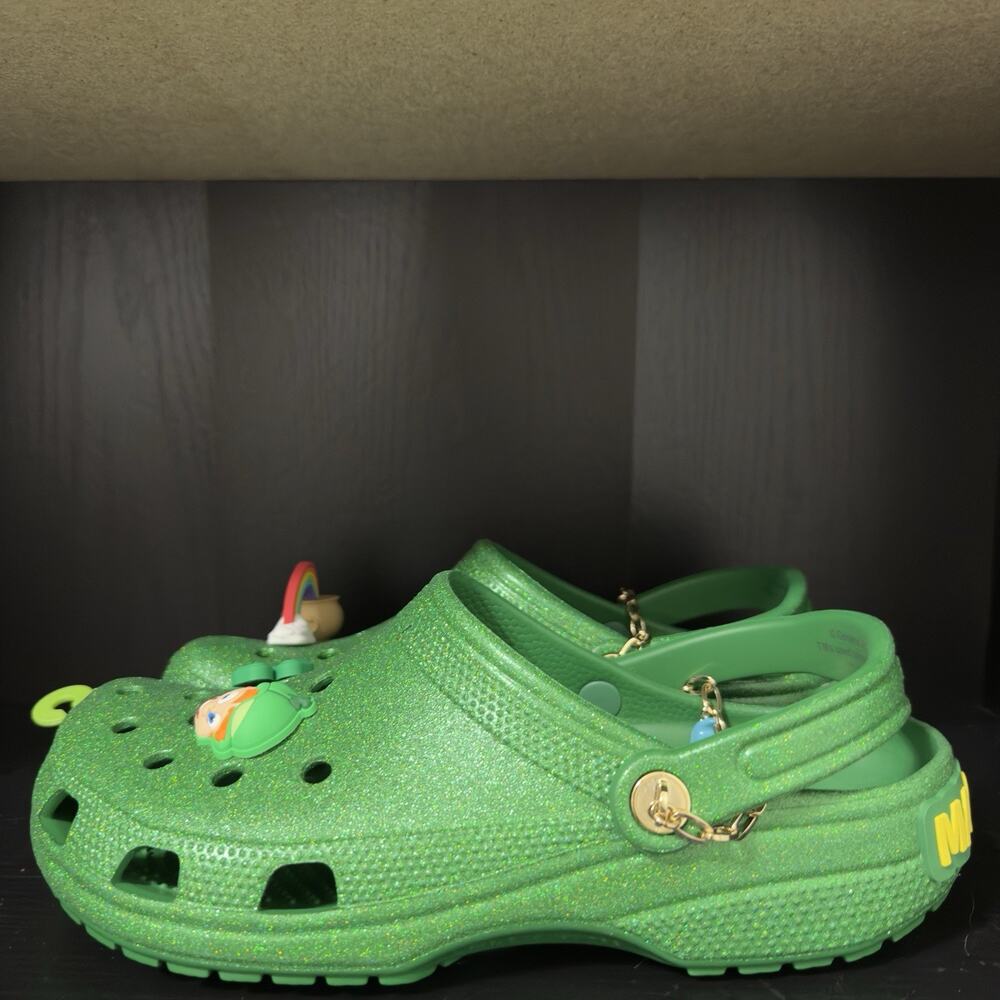 CROCS Lucky Charms Green Mens Size 10 with tons of Jibbitz BRAND NEW